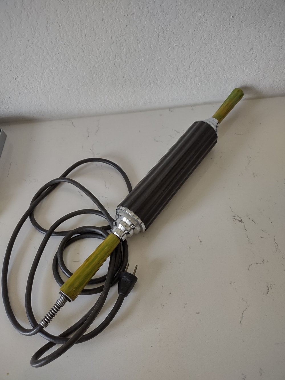 Vintage Electric Curling Iron in Black with Green Handles